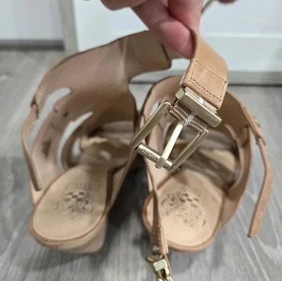 Vince Camuto Ekerd Cutout Leather Sandal Women's Shoes sz 9 - Picture 7 of 7